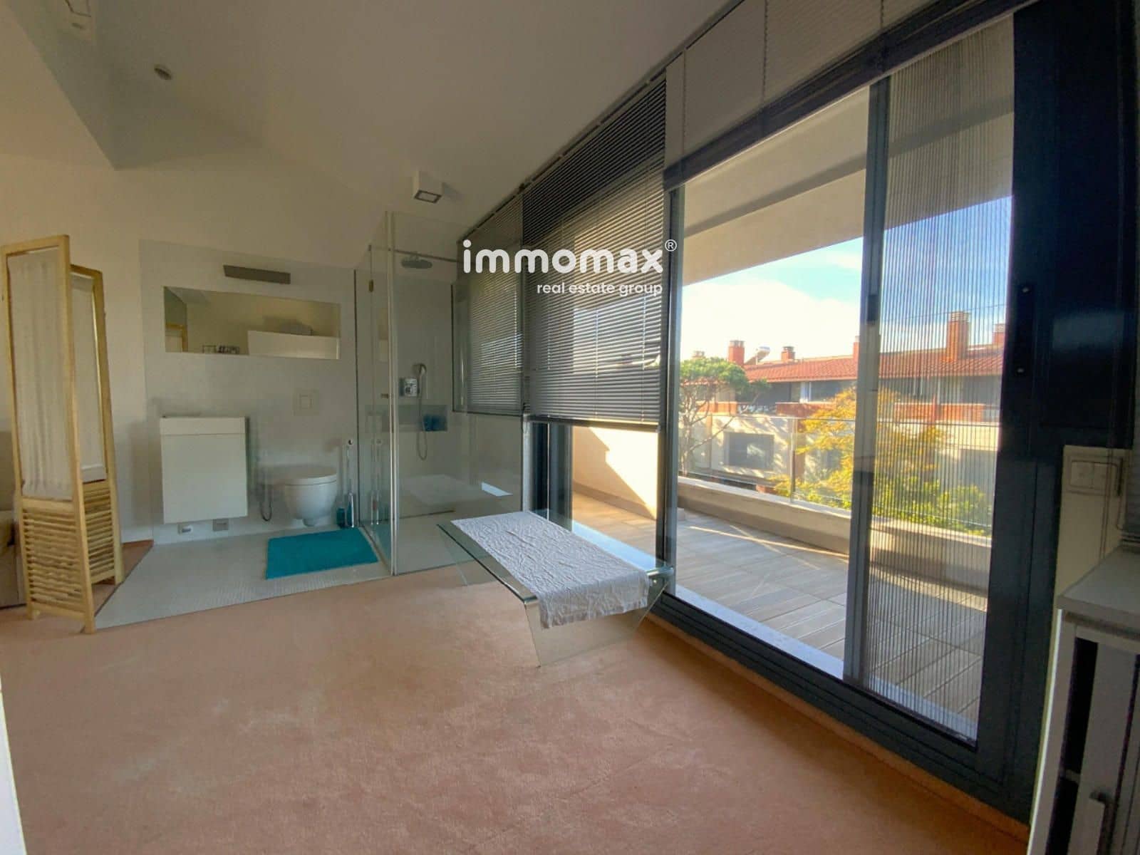 4 bedroom Townhouse for rent in Gava with pool garage - € 6,700 (Ref: 8052743)