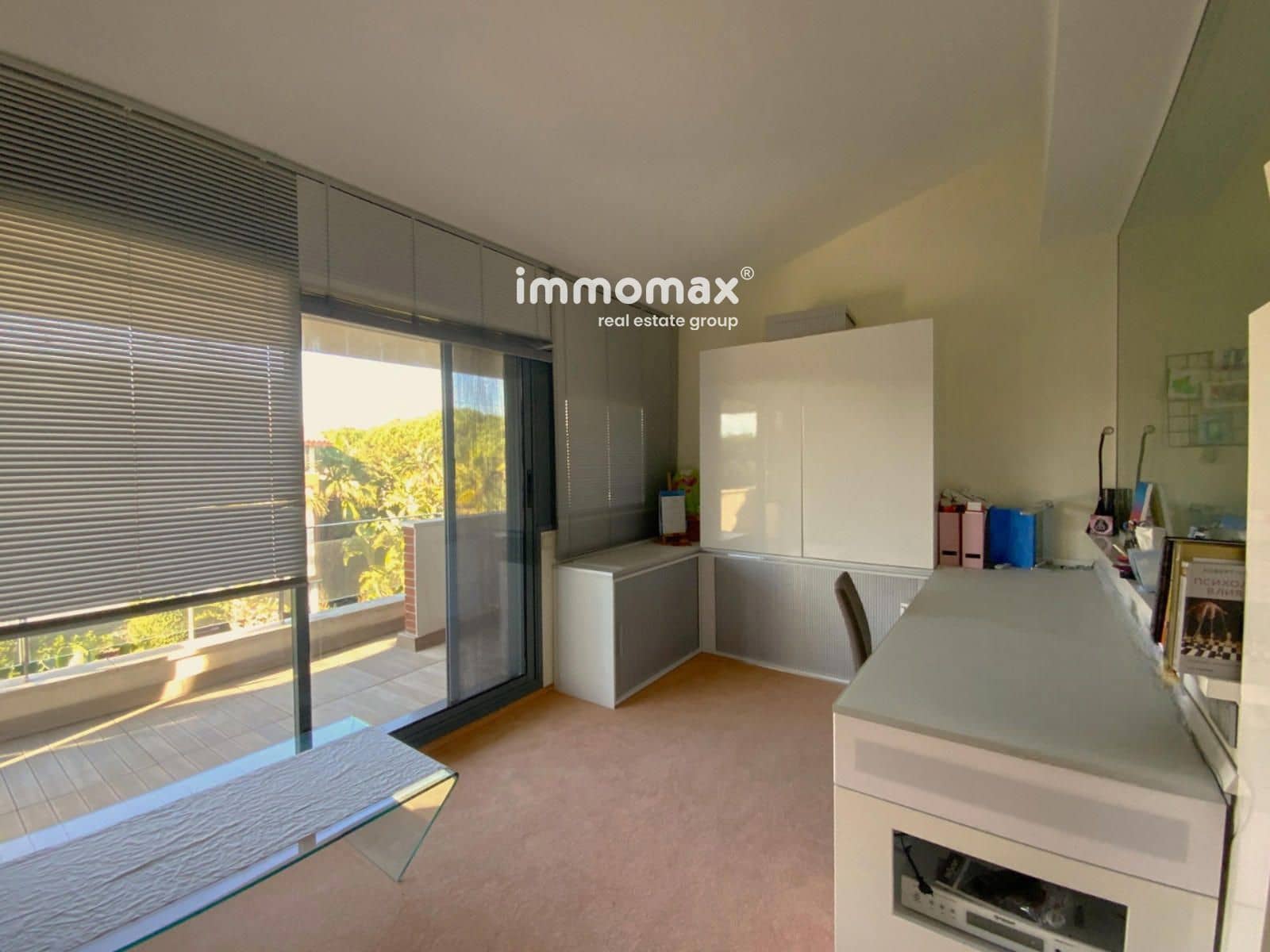 4 bedroom Townhouse for rent in Gava with pool garage - € 6,700 (Ref: 8052743)