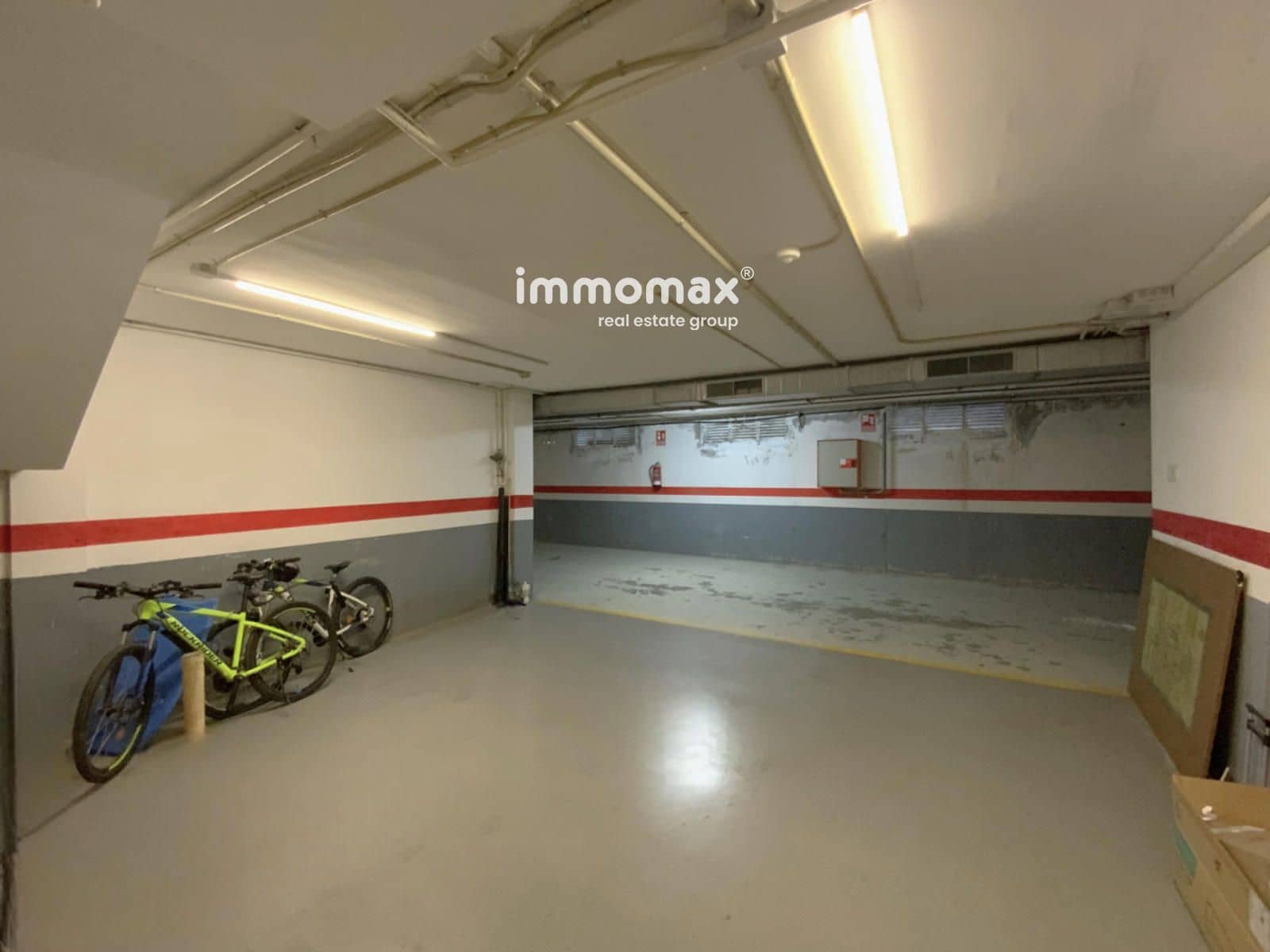 4 bedroom Townhouse for rent in Gava with pool garage - € 6,700 (Ref: 8052743)