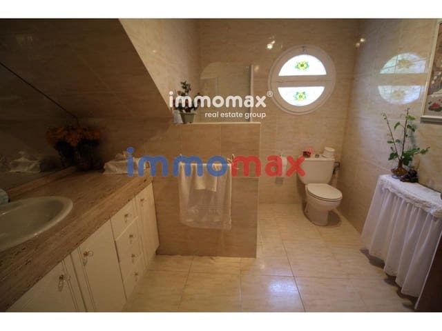 6 bedroom Villa for sale in Vallirana with garage - € 412,500 (Ref: 8052771)