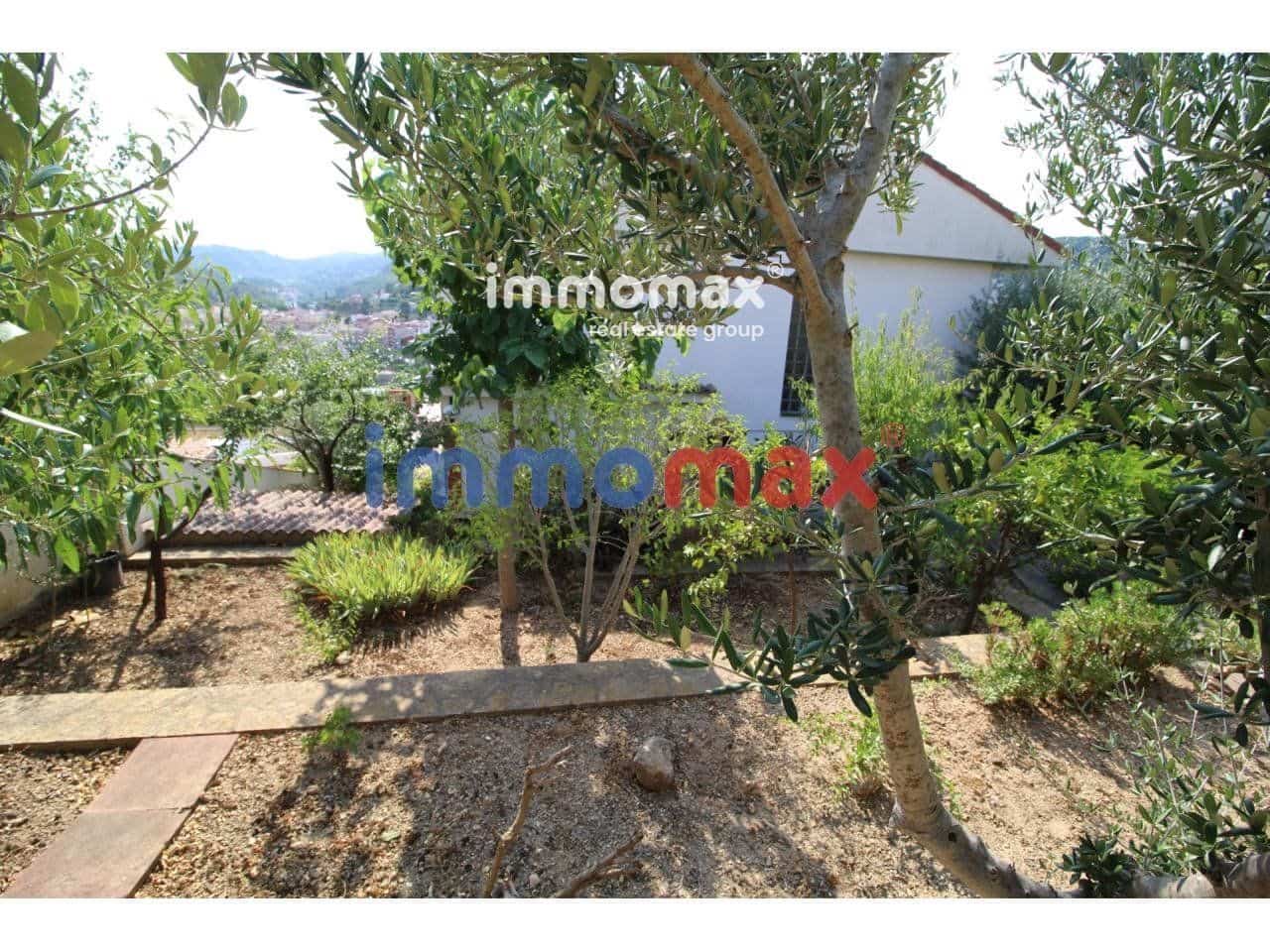 6 bedroom Villa for sale in Vallirana with garage - € 412,500 (Ref: 8052771)