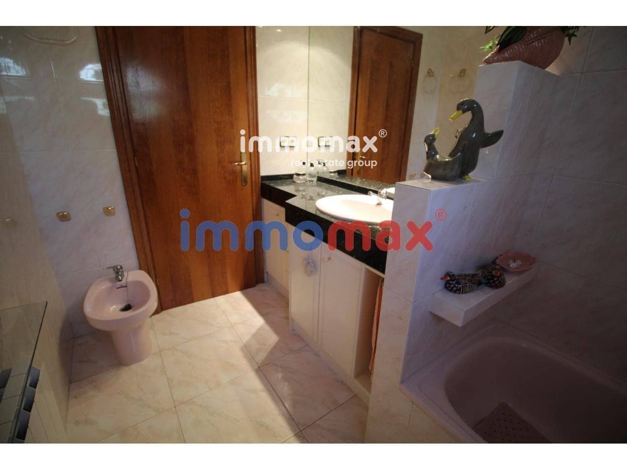 6 bedroom Villa for sale in Vallirana with garage - € 412,500 (Ref: 8052771)