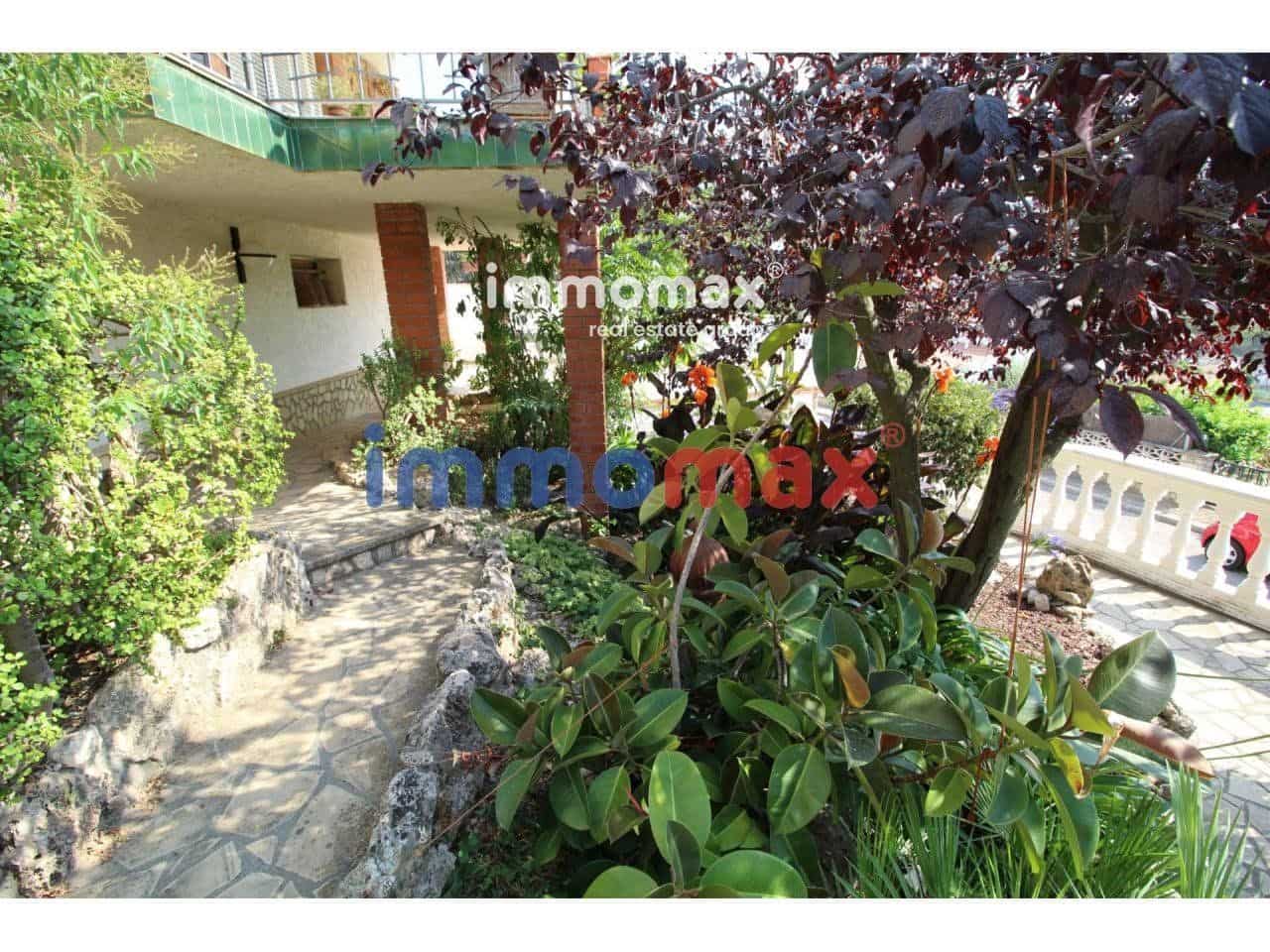 6 bedroom Villa for sale in Vallirana with garage - € 412,500 (Ref: 8052771)