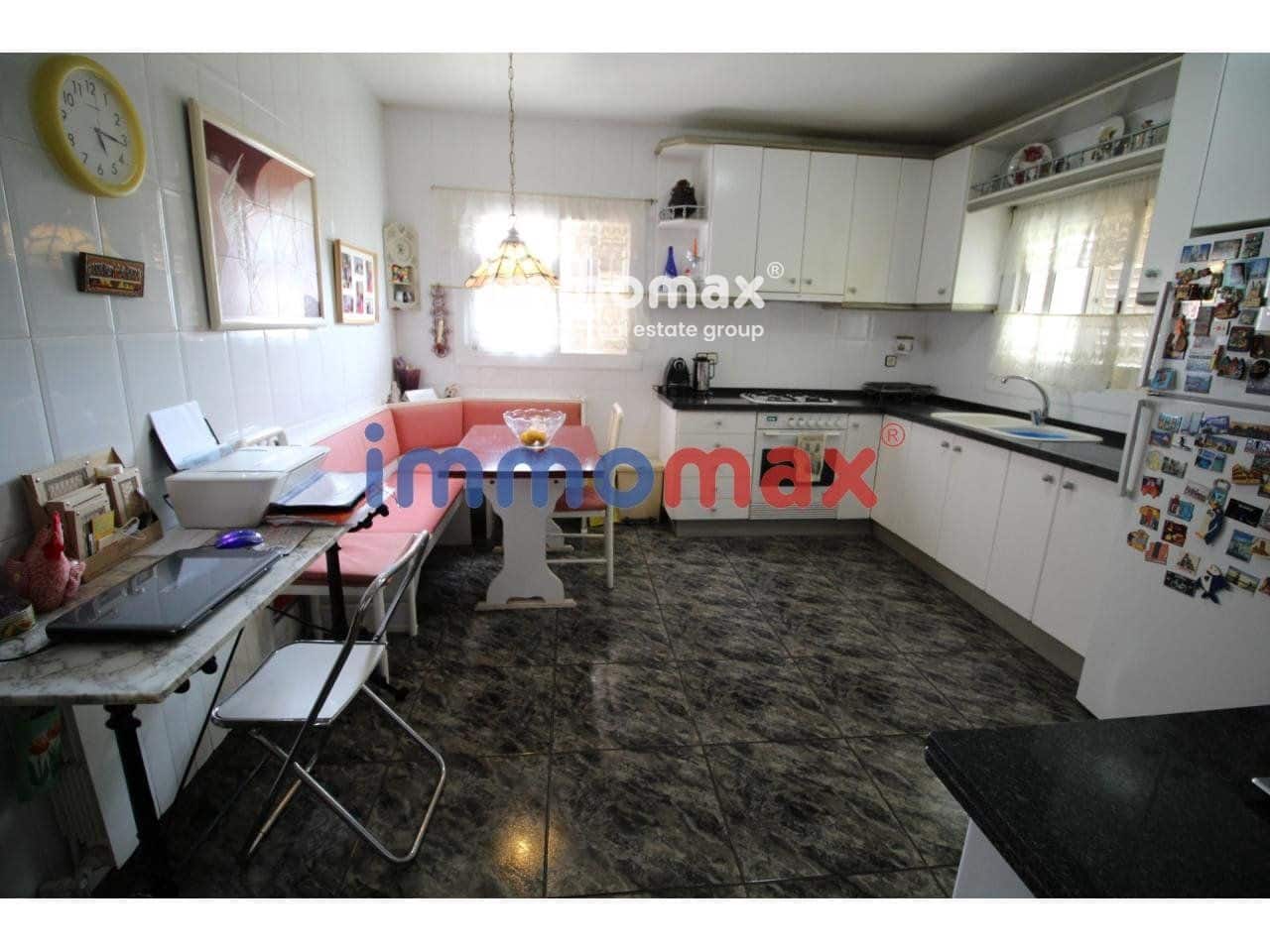 6 bedroom Villa for sale in Vallirana with garage - € 412,500 (Ref: 8052771)