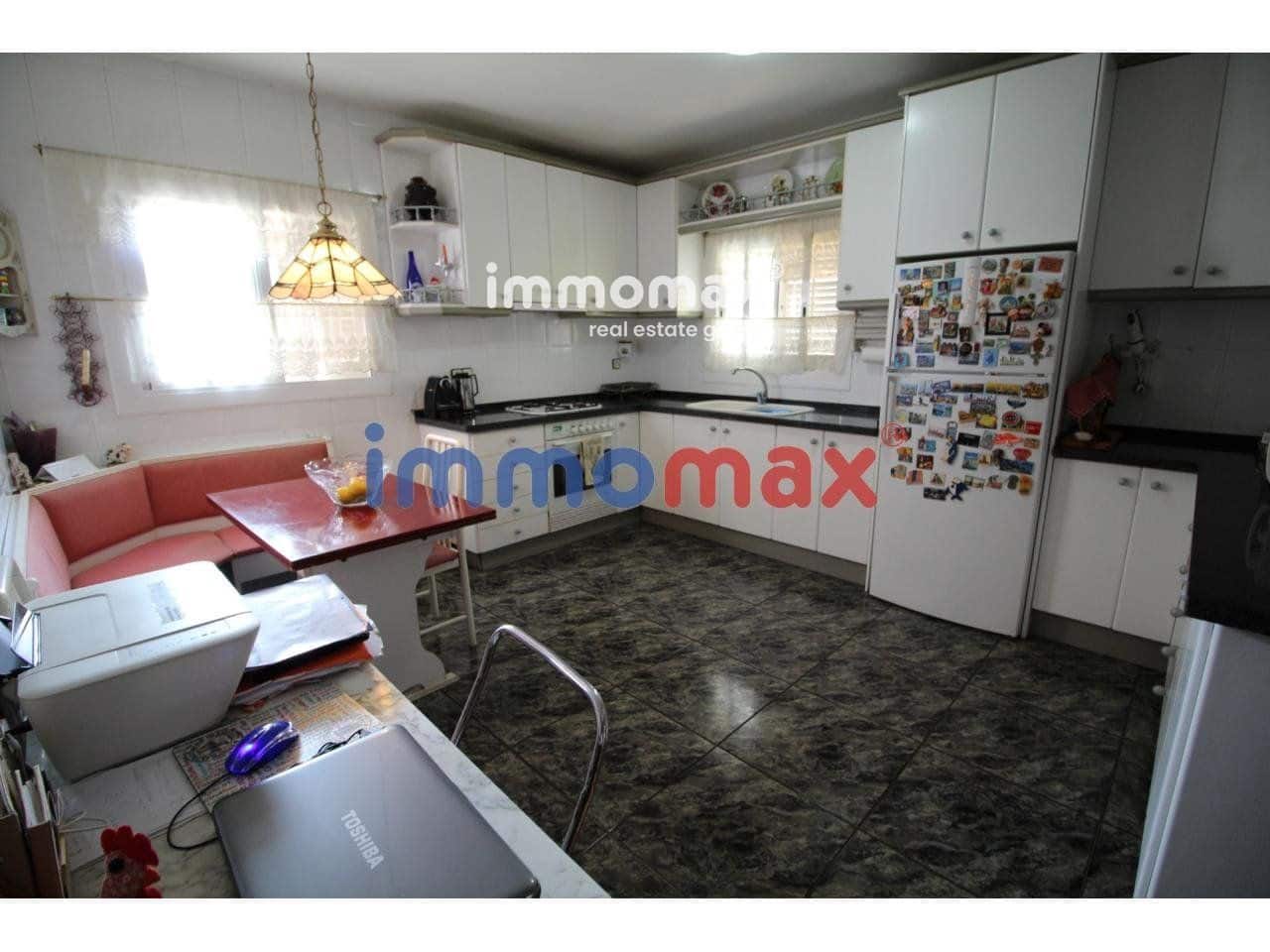 6 bedroom Villa for sale in Vallirana with garage - € 412,500 (Ref: 8052771)