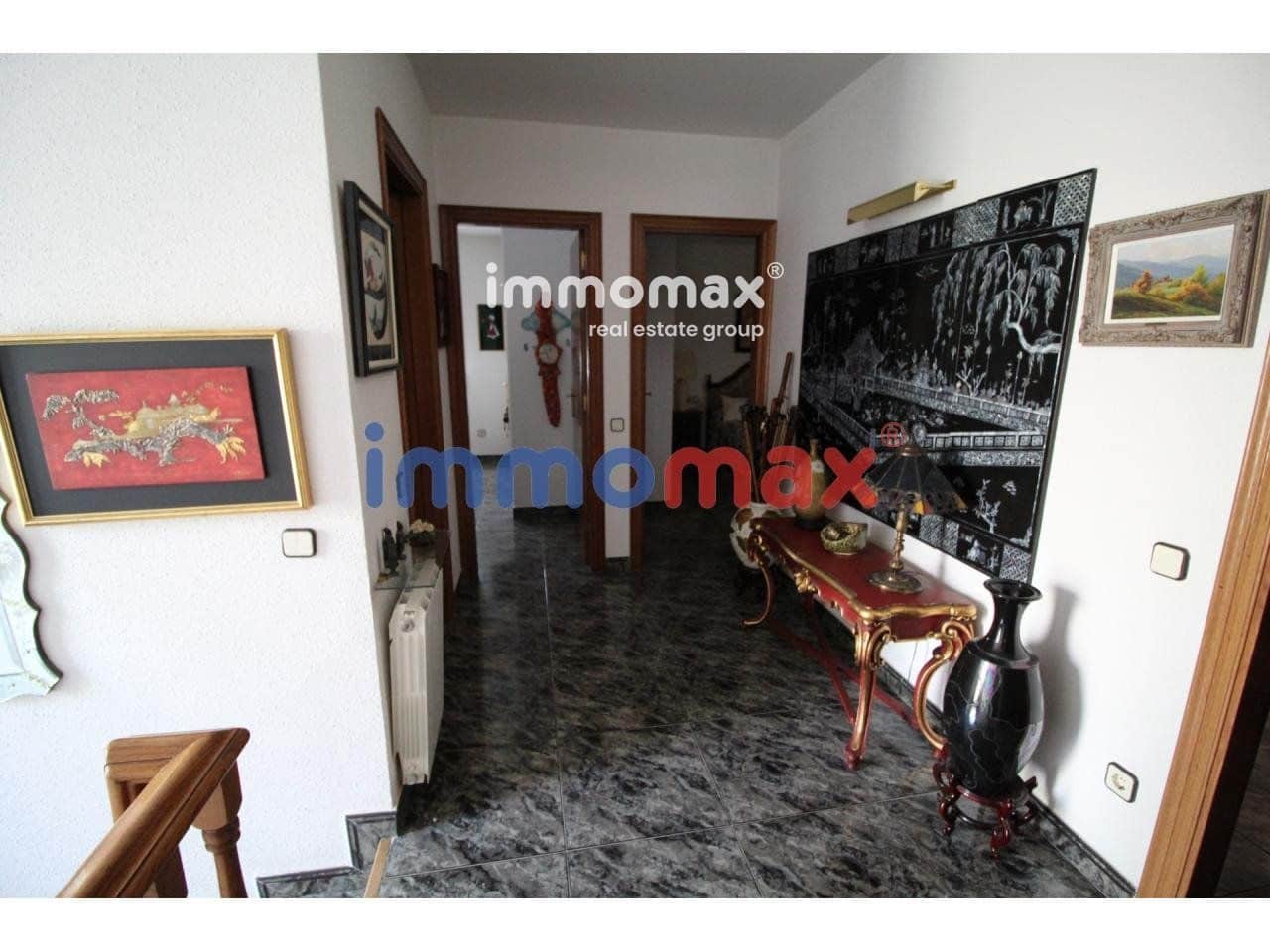 6 bedroom Villa for sale in Vallirana with garage - € 412,500 (Ref: 8052771)