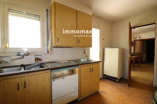 Townhouse for sale in Sant Celoni - € 365,000 (Ref: 8084243)