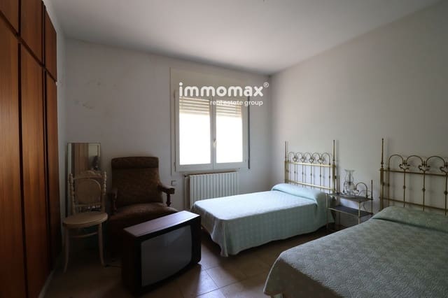 Townhouse for sale in Sant Celoni - € 365,000 (Ref: 8084243)