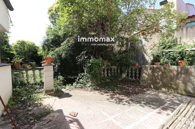 Townhouse for sale in Sant Celoni - € 365,000 (Ref: 8084243)