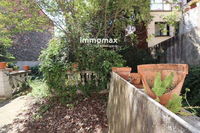 Townhouse for sale in Sant Celoni - € 365,000 (Ref: 8084243)