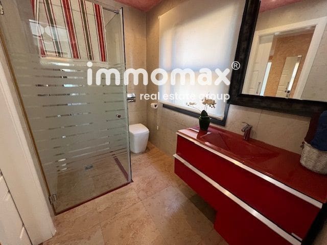 5 bedroom Villa for sale in Castelldefels - € 1,450,000 (Ref: 8116712)