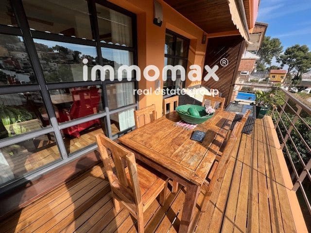 5 bedroom Villa for sale in Castelldefels - € 1,450,000 (Ref: 8116712)