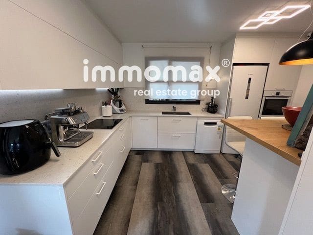 5 bedroom Villa for sale in Castelldefels - € 1,450,000 (Ref: 8116712)