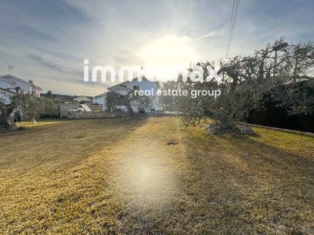 Building Plot for sale in Cubelles - € 130,000 (Ref: 8147640)