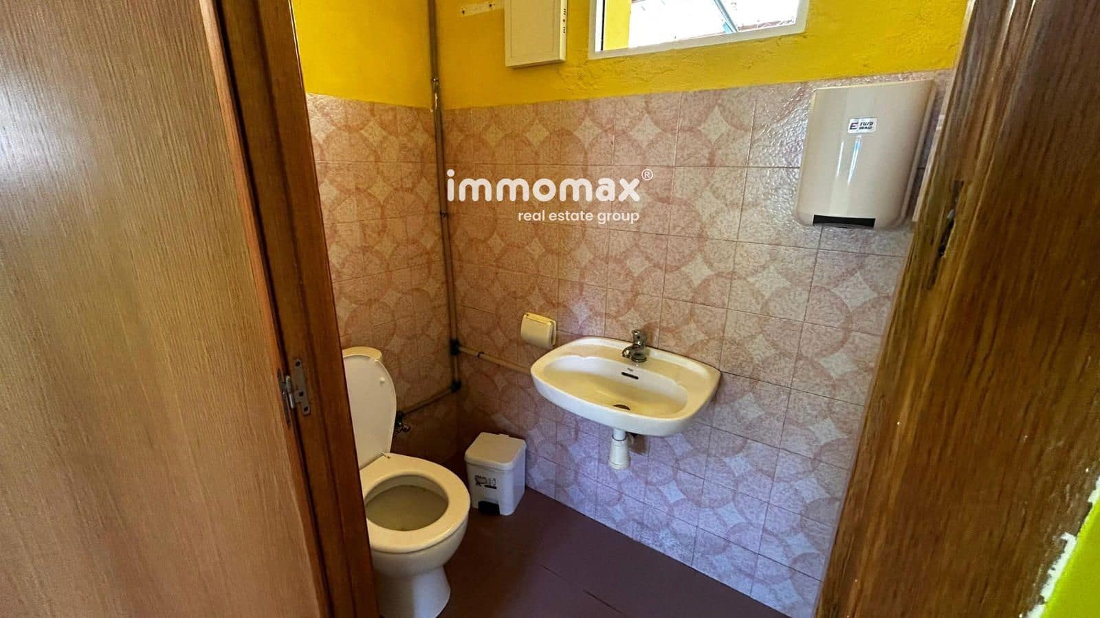 Commercial for rent in L'Ametlla del Valles with garage - € 700 (Ref: 8151734)