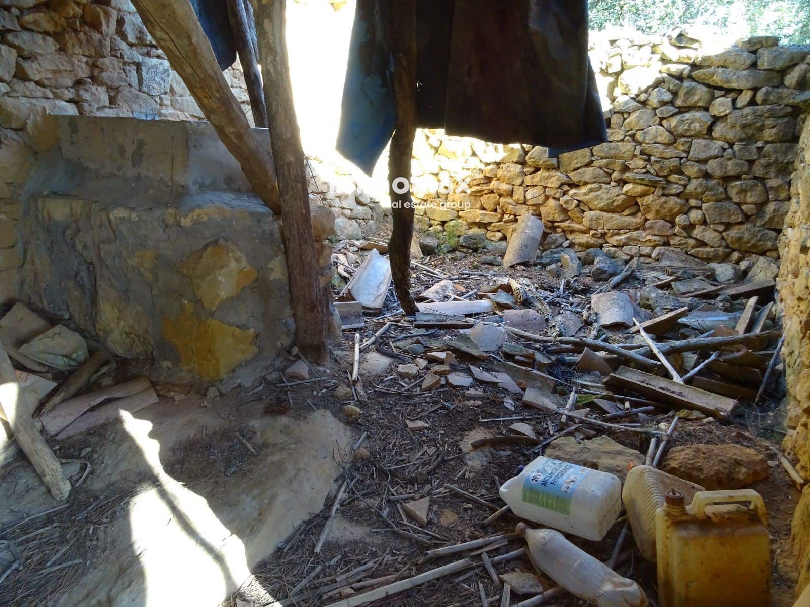 Grunde uden byggetilladelser til salg i Horta de Sant Joan - € 36.000 (Ref: 8165268)