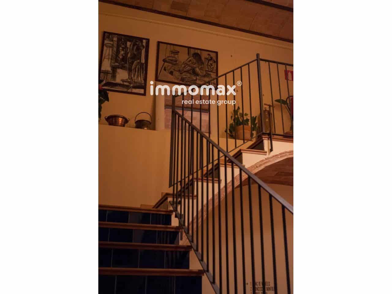 8 soverom Villa til salgs i Tortosa med svømmebasseng garasje - € 1 800 000 (Ref: 8200570)