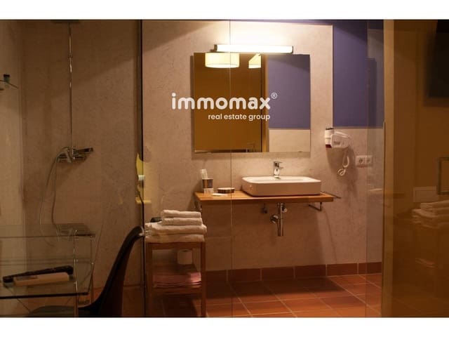 8 soverom Villa til salgs i Tortosa med svømmebasseng garasje - € 1 800 000 (Ref: 8200570)