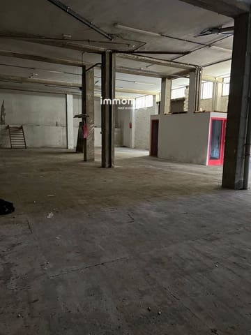 Commercial for sale in Sant Feliu de Llobregat with garage - € 330,000 (Ref: 8254805)