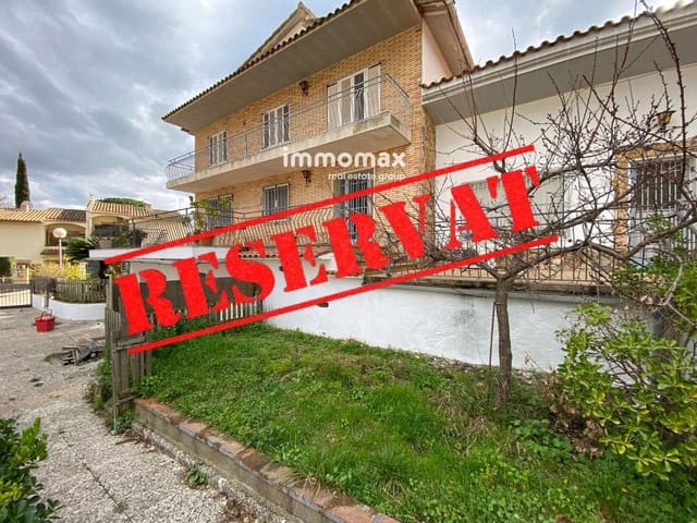 4 soveværelse Byhus til salg i Santa Eulàlia de Ronçana med garage - € 269.000 (Ref: 8267411)