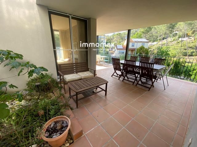 4 bedroom Villa for sale in Olivella with pool garage - € 345,000 (Ref: 8302131)