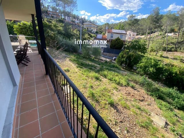 4 bedroom Villa for sale in Olivella with pool garage - € 345,000 (Ref: 8302131)