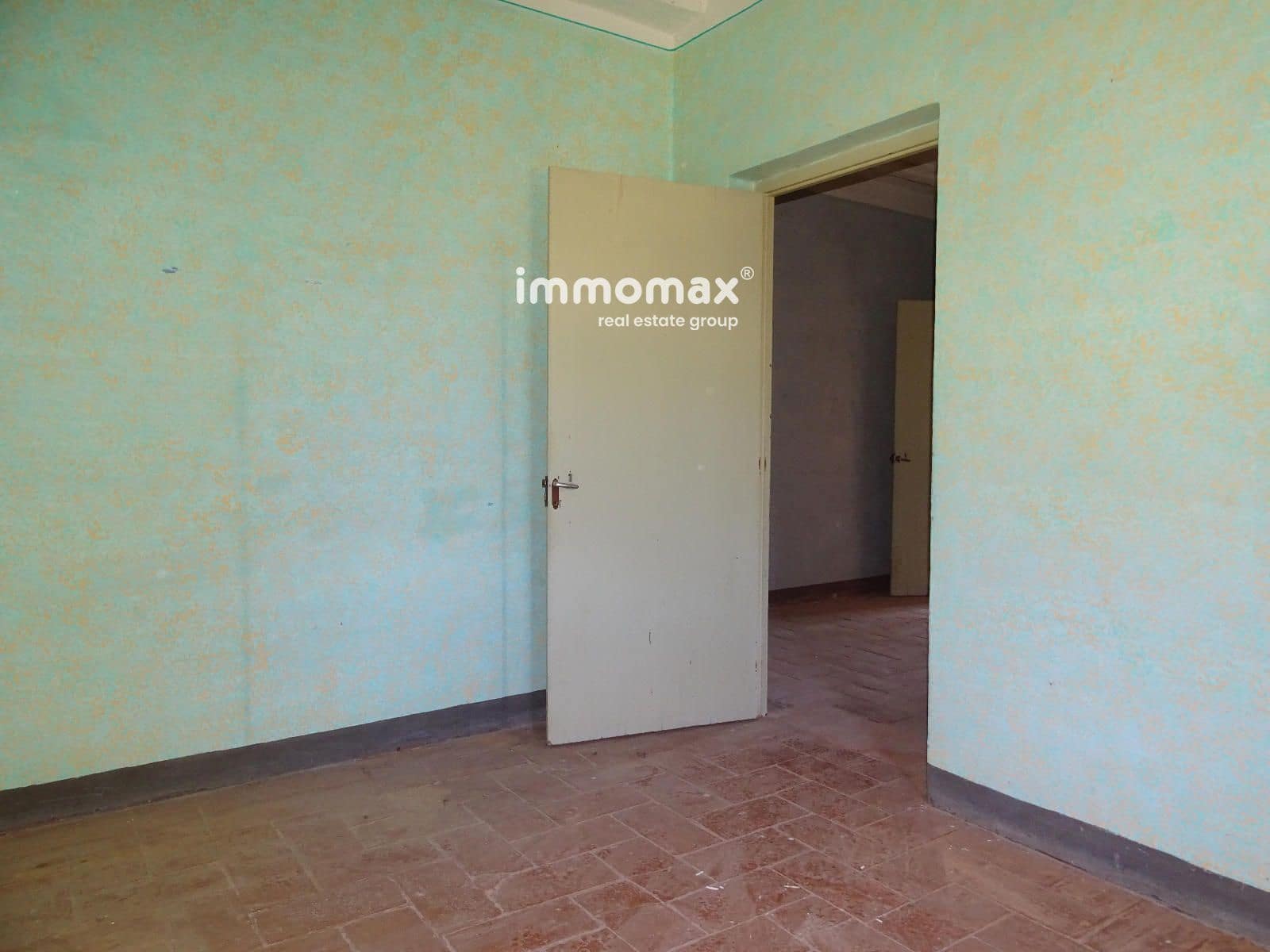 4 soverom Villa til salgs i Tortosa med garasje - € 126 000 (Ref: 8329085)