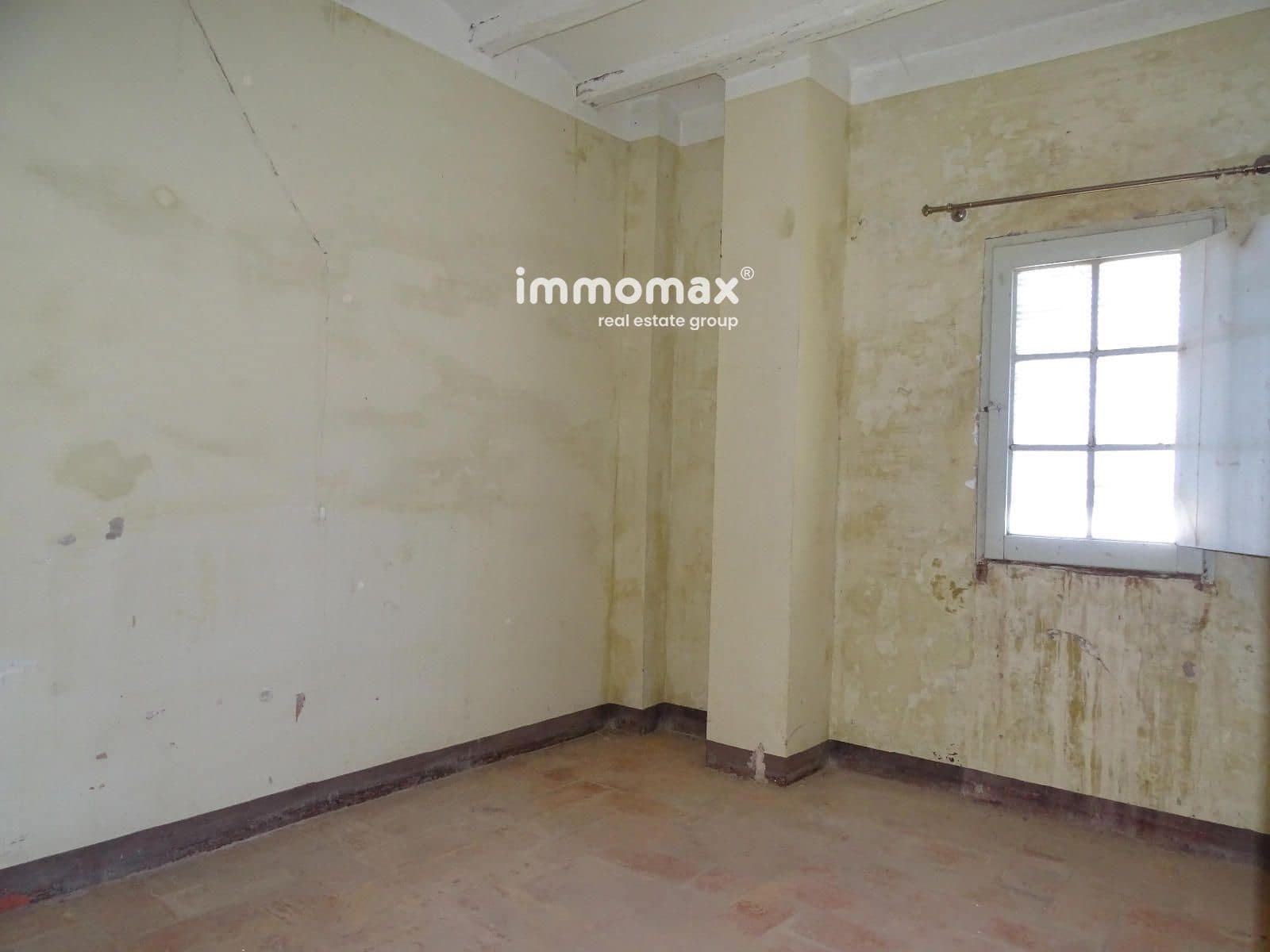 4 soverom Villa til salgs i Tortosa med garasje - € 126 000 (Ref: 8329085)