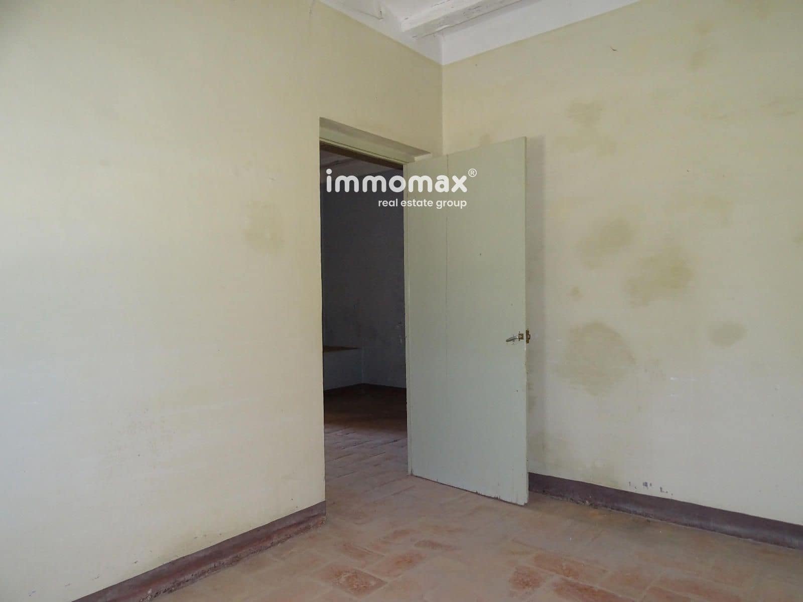 4 soverom Villa til salgs i Tortosa med garasje - € 126 000 (Ref: 8329085)