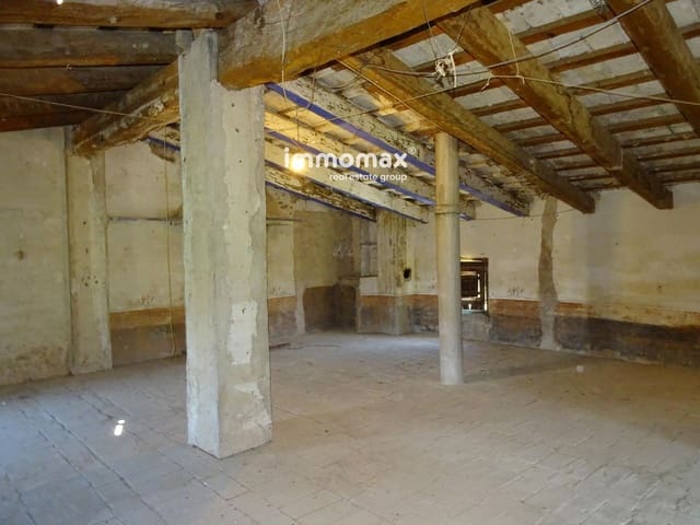 4 bedroom Villa for sale in Bitem, Tortosa with garage - € 126,000 (Ref: 8329085)