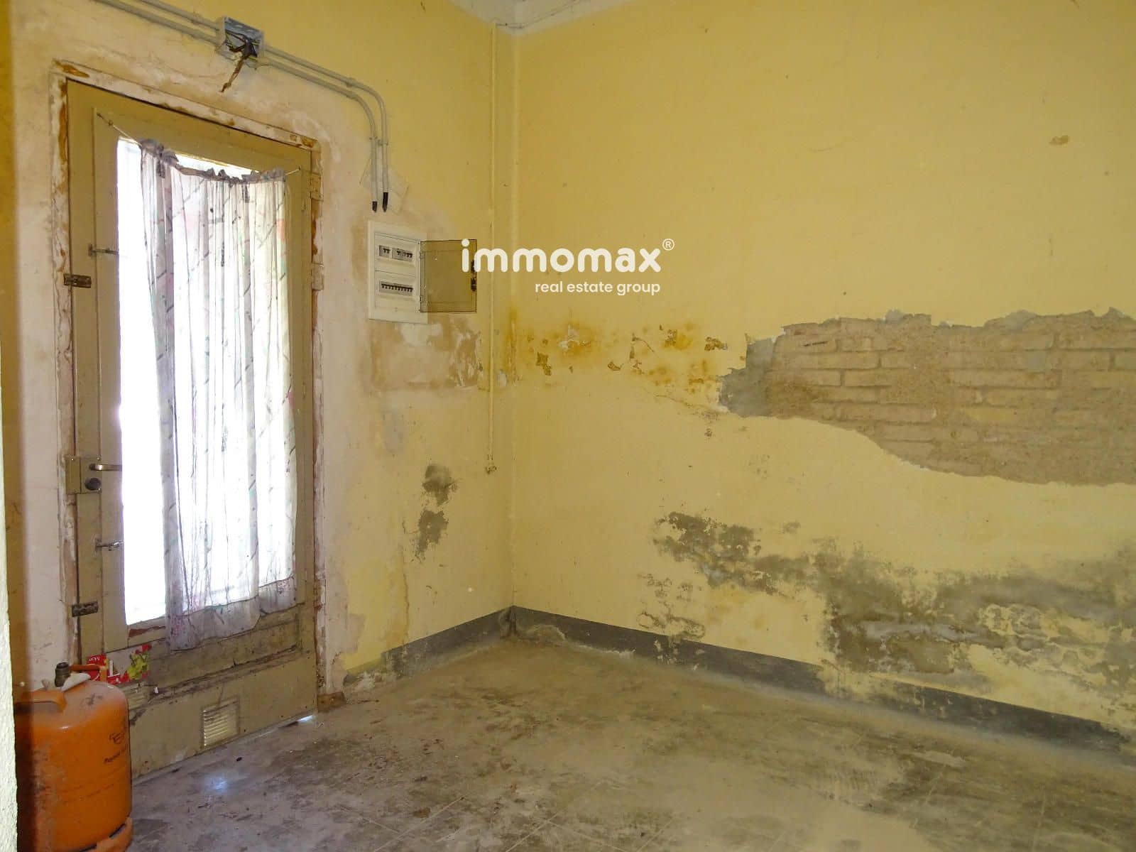 4 soverom Villa til salgs i Tortosa med garasje - € 126 000 (Ref: 8329085)