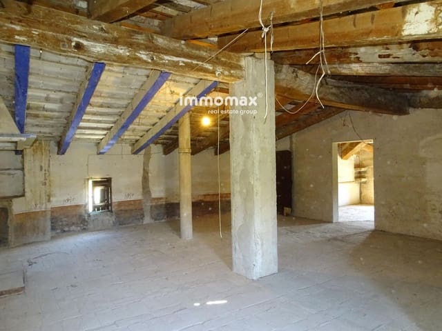 4 bedroom Villa for sale in Bitem, Tortosa with garage - € 126,000 (Ref: 8329085)