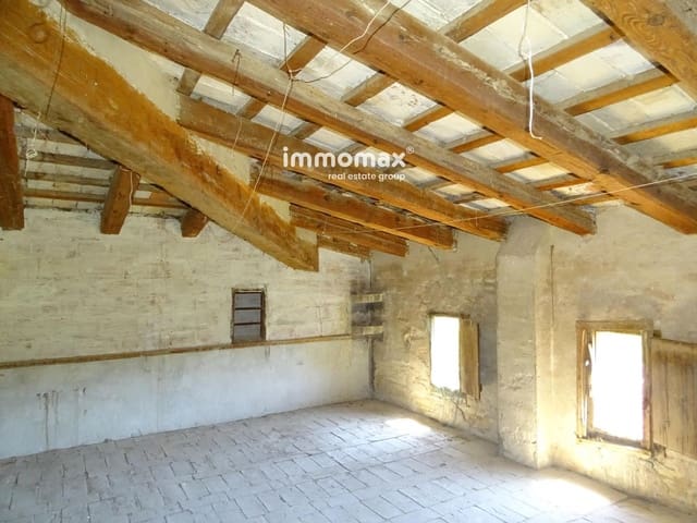 4 bedroom Villa for sale in Bitem, Tortosa with garage - € 126,000 (Ref: 8329085)