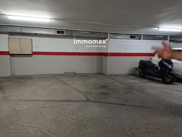 Garasje til salgs i Esplugues de Llobregat - € 12 000 (Ref: 8395436)