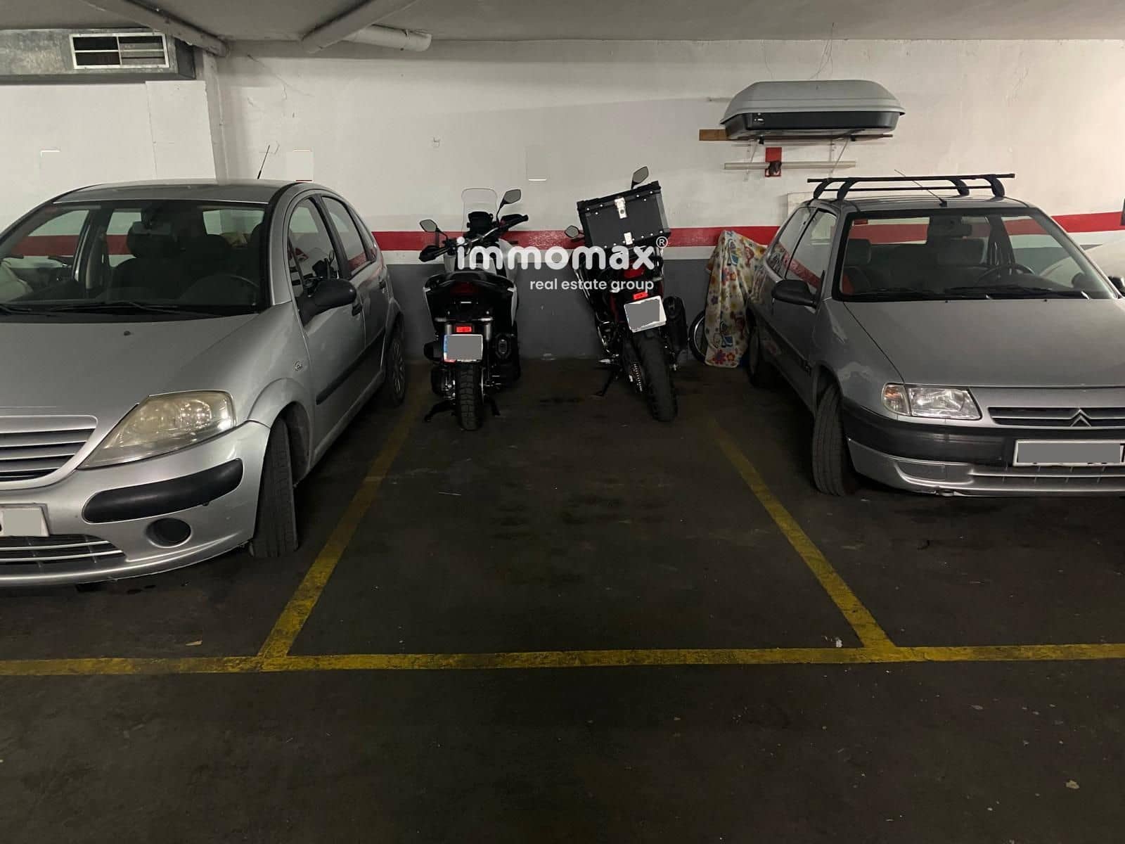 Garage til salg i Cornella de Llobregat - € 18.000 (Ref: 8397952)