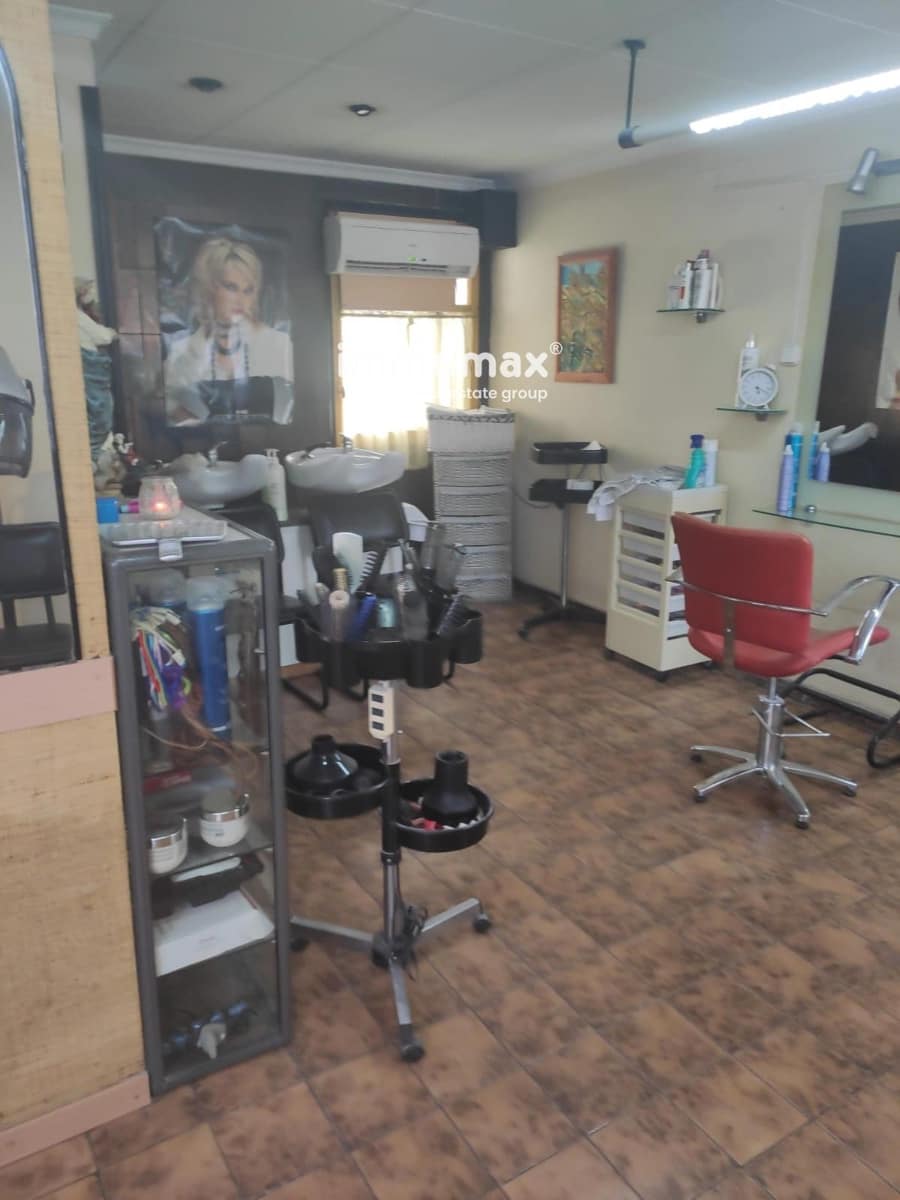 Commercial for rent in Cornella de Llobregat - € 600 (Ref: 8428054)