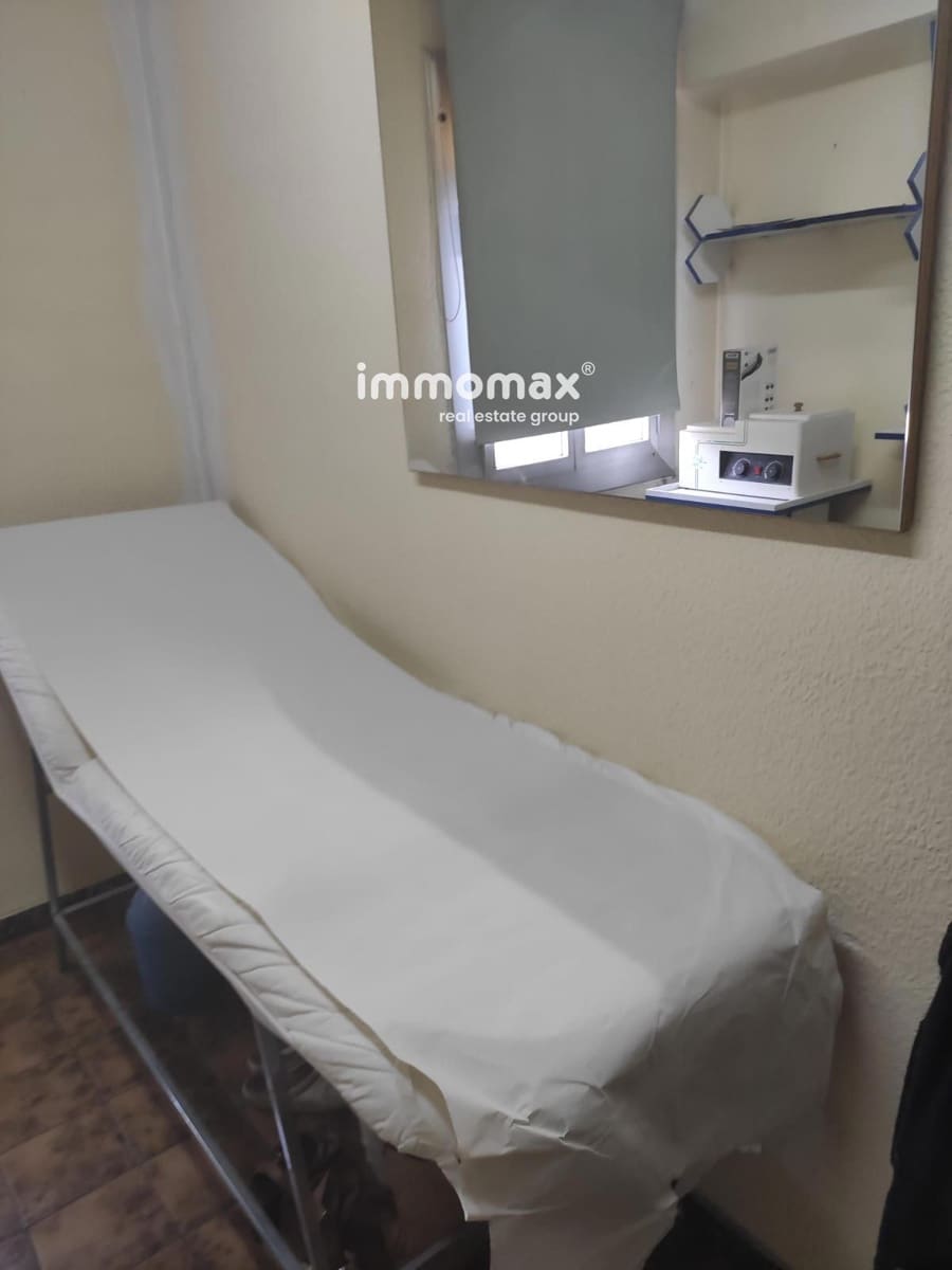 Commercial for rent in Cornella de Llobregat - € 600 (Ref: 8428054)