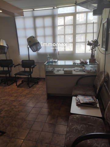 Commercial for rent in Cornellà de Llobregat - € 600 (Ref: 8428054)