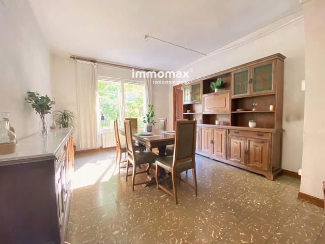 5 sovrum Lägenhet till salu i El Baix Guinardó, Barcelona stad - 550 000 € (Ref: 8433452)