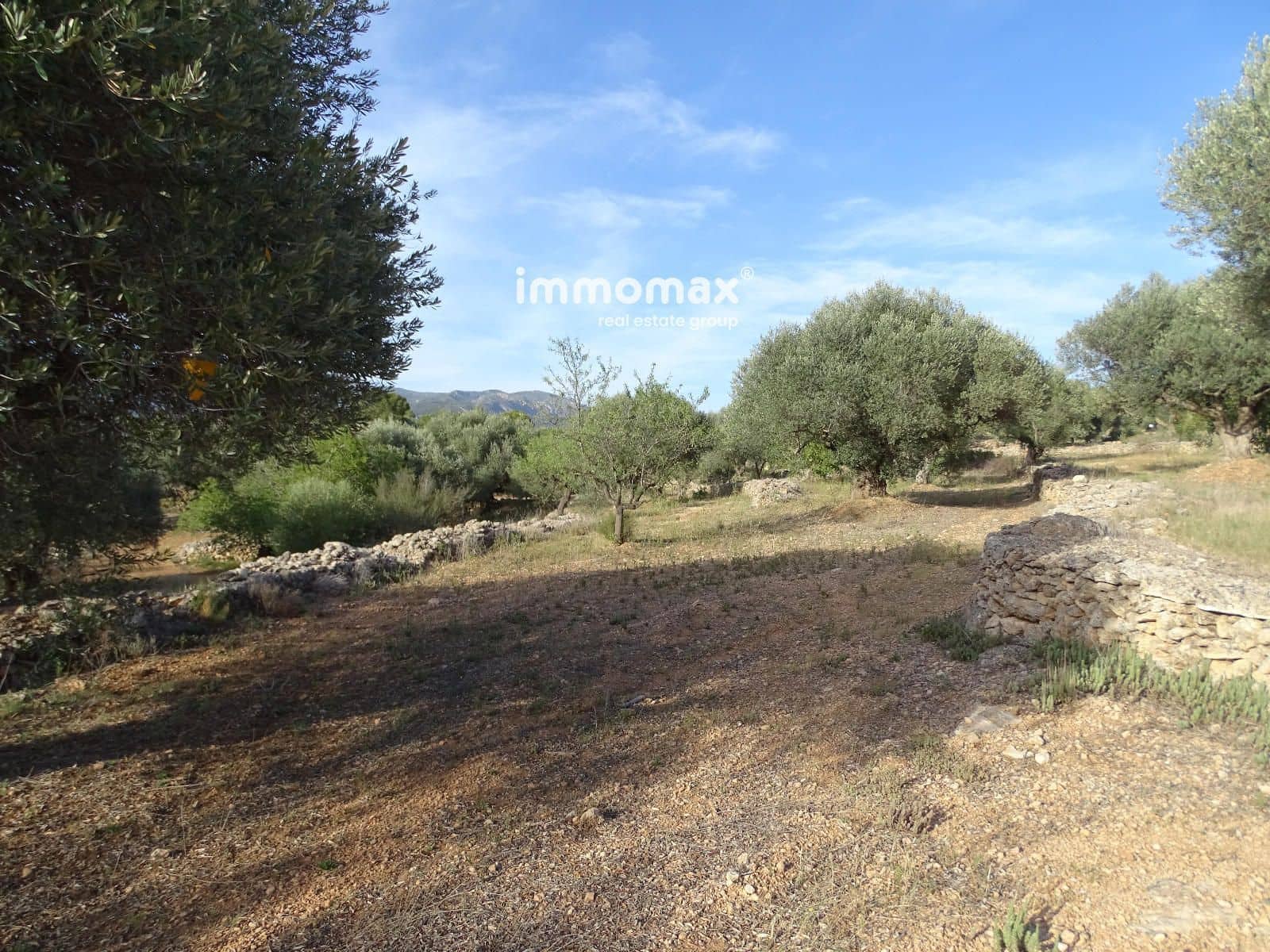 Grunde uden byggetilladelser til salg i Tivenys - € 42.000 (Ref: 8448950)