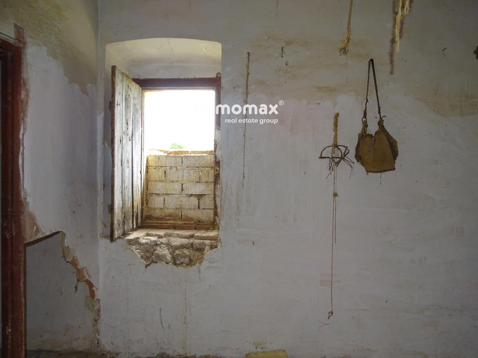 Grunde uden byggetilladelser til salg i Bitem - € 110.000 (Ref: 8489446)