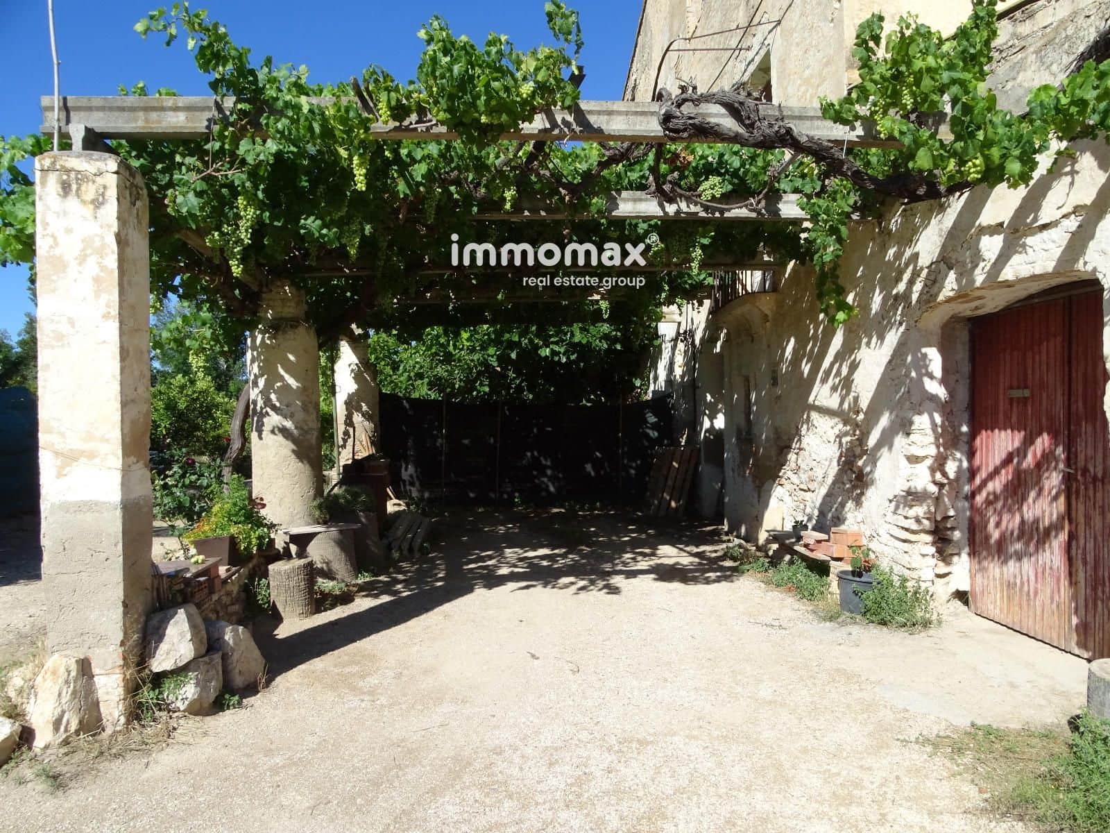 Grunde uden byggetilladelser til salg i Bitem - € 110.000 (Ref: 8489446)