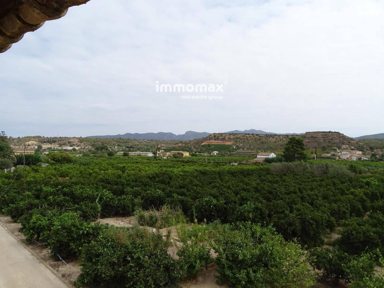 Grunde uden byggetilladelser til salg i Bitem - € 110.000 (Ref: 8489446)