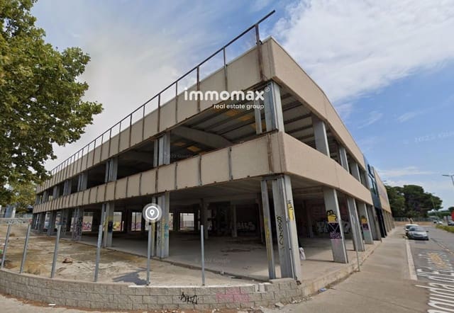 Commercial for sale in Vilanova i la Geltrú - € 3,700,000 (Ref: 8500933)