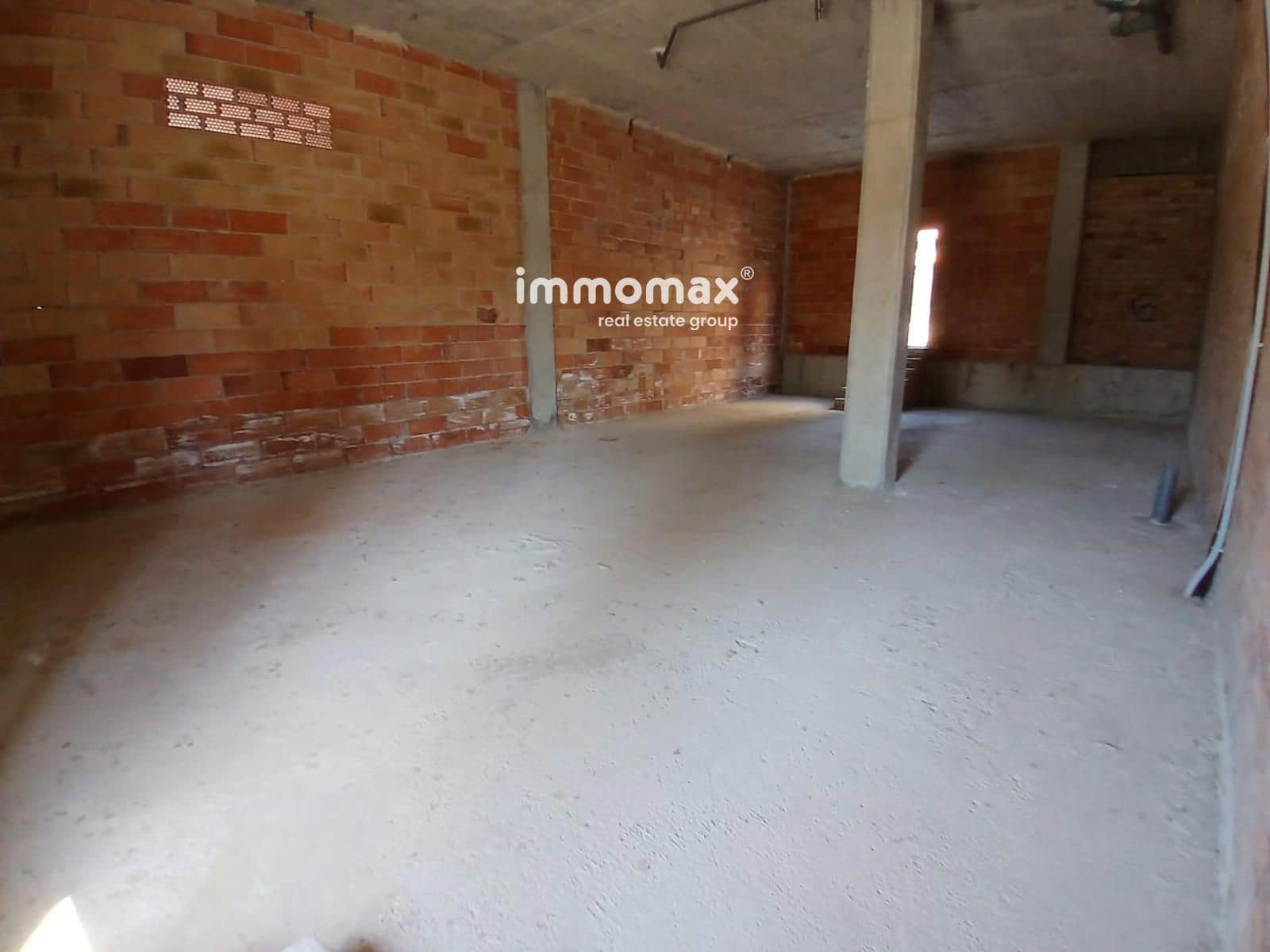 Comercial para arrendar em El Prat de Llobregat - 1 500 € (Ref: 8505313)