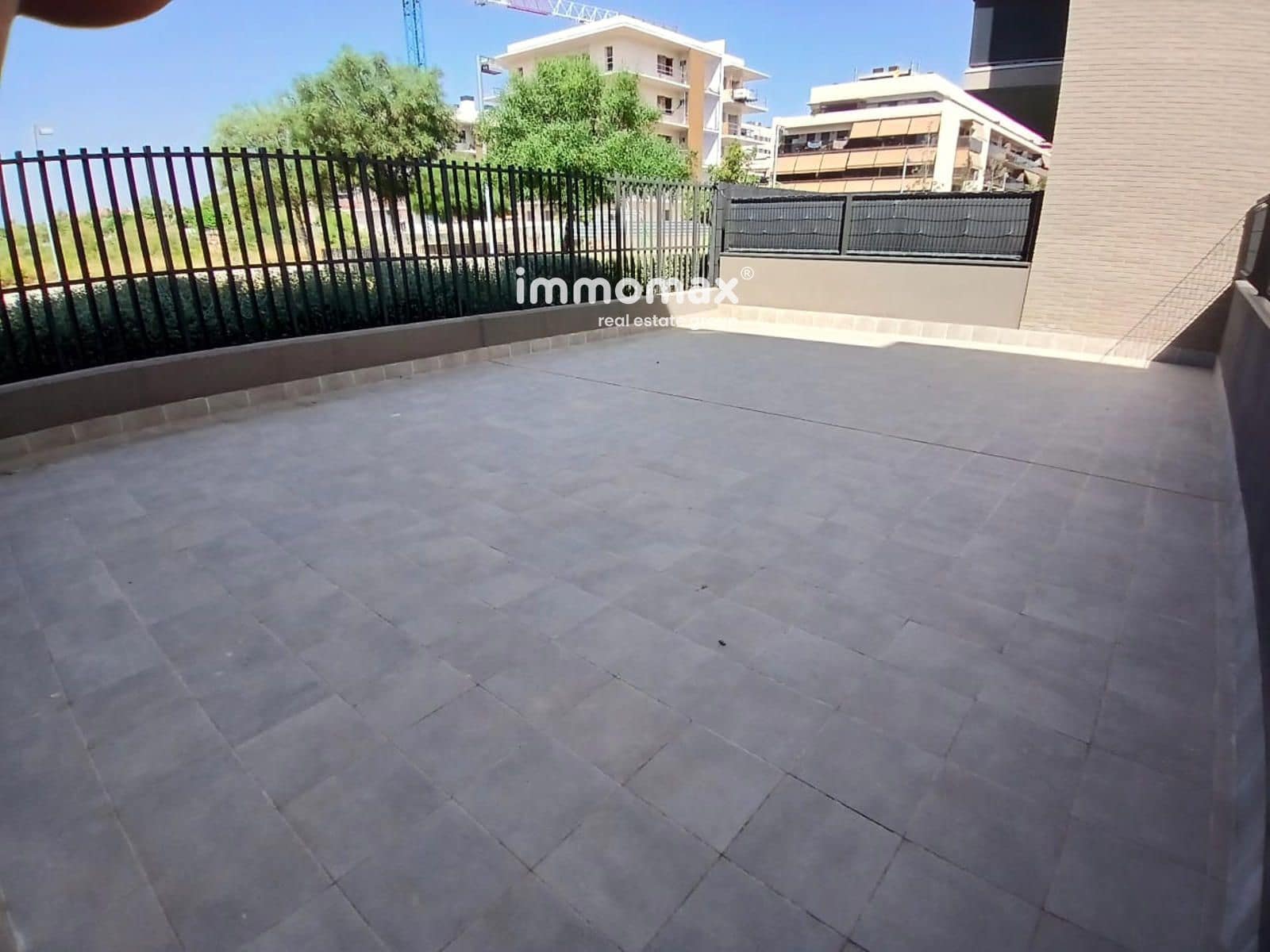 Comercial para arrendar em El Prat de Llobregat - 1 500 € (Ref: 8505313)