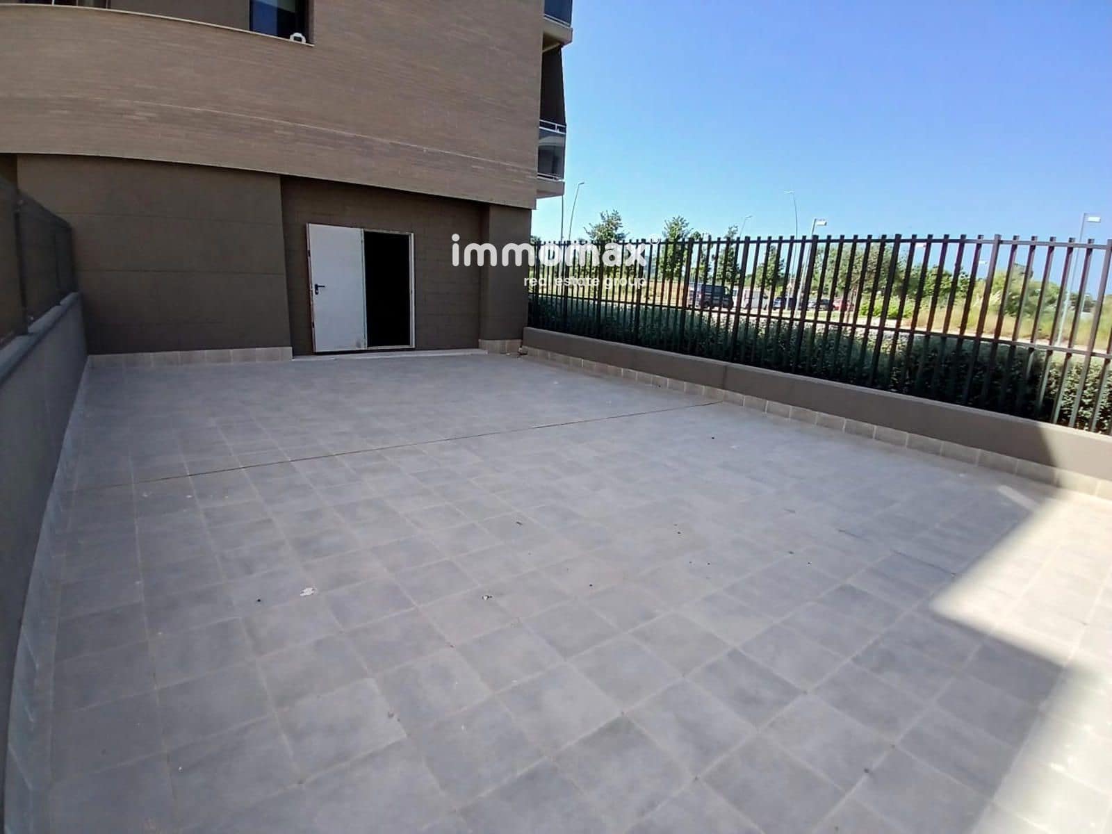 Comercial para arrendar em El Prat de Llobregat - 1 500 € (Ref: 8505313)