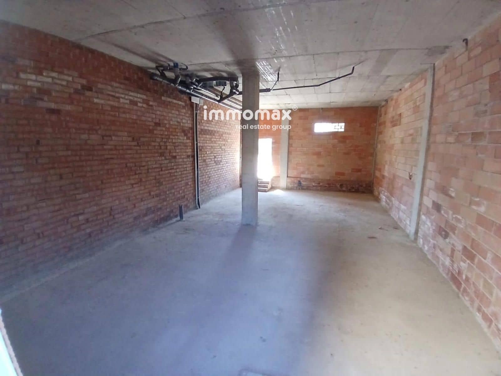 Comercial para arrendar em El Prat de Llobregat - 1 500 € (Ref: 8505313)