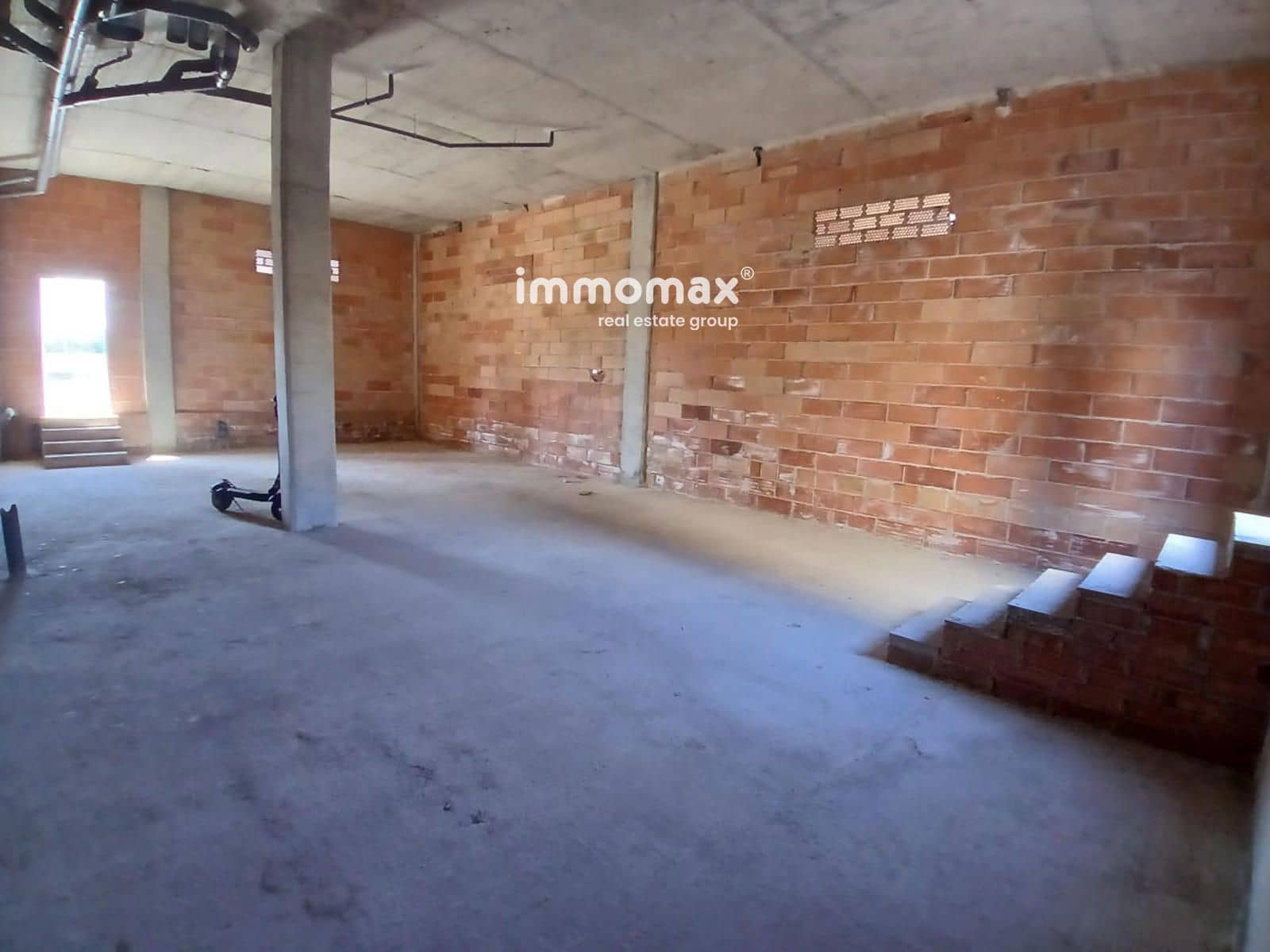 Comercial para arrendar em El Prat de Llobregat - 1 500 € (Ref: 8505313)