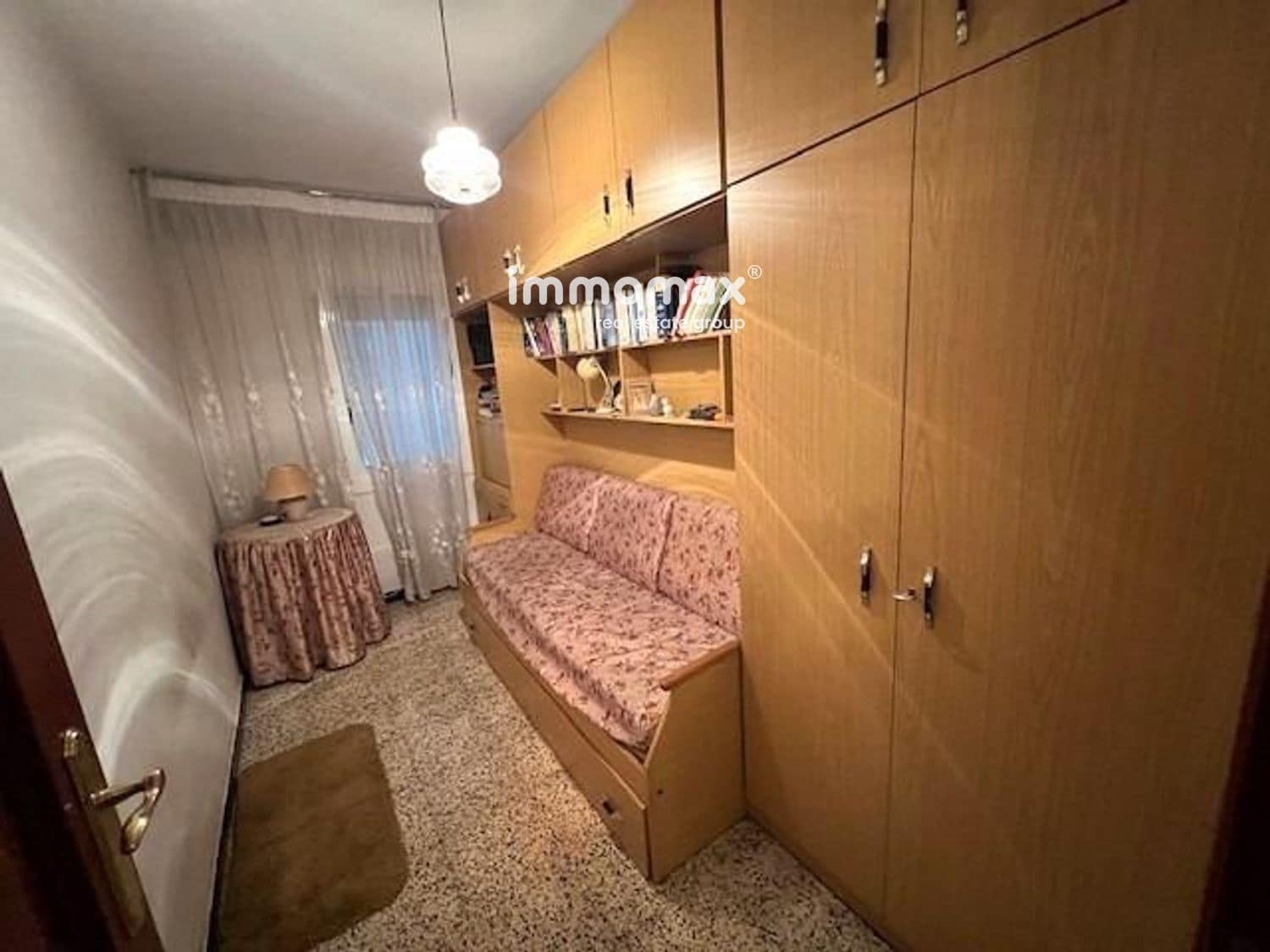 4 bedroom Flat for sale in Esplugues de Llobregat with garage - € 330,000 (Ref: 8520721)